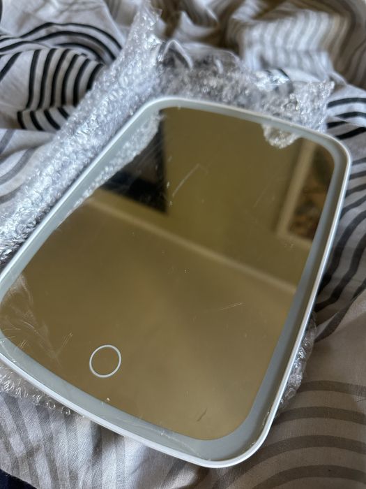 Дзеркало з підсвіткою