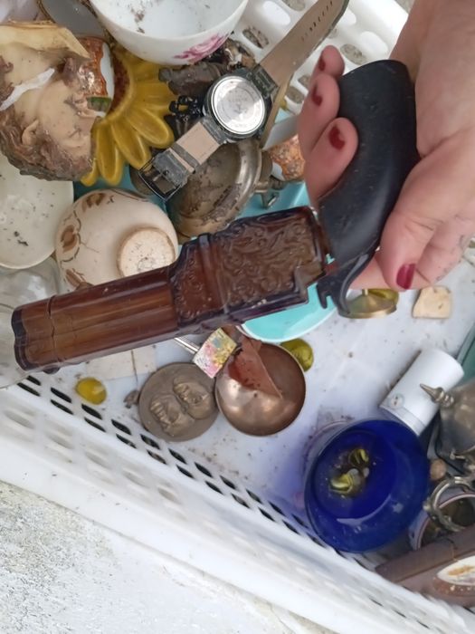 Frasco de perfume em arma vidro vazio