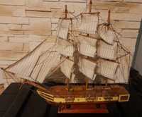 Statek żaglowiec/  drewniany model