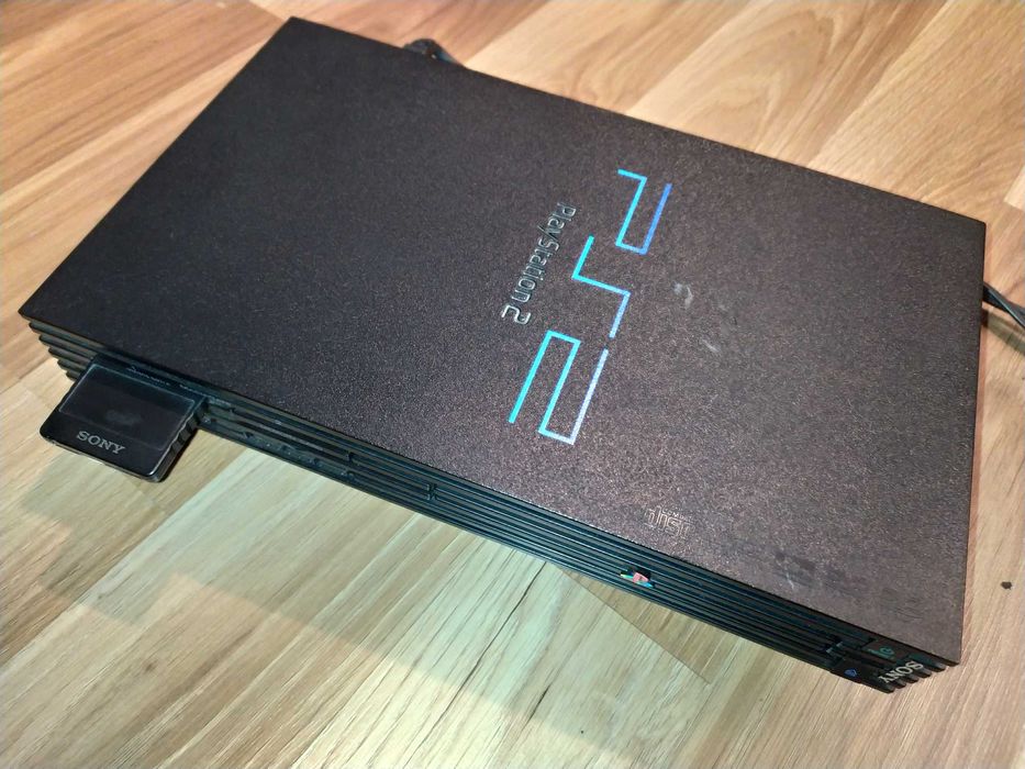 Sprzedam Playstation 2 + pad + pamięć