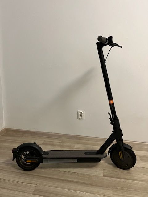 Xiaomi Mi Electric Scooter Essential