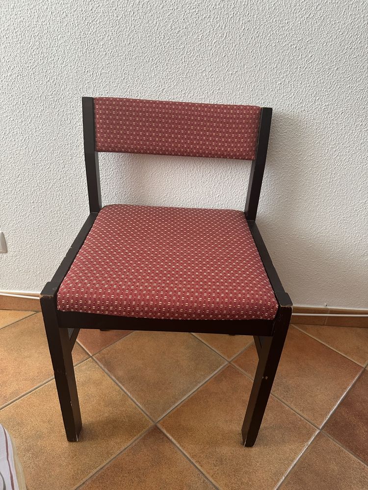 Cama quarto + mesas cabeceira