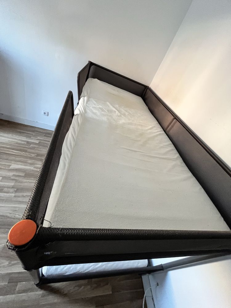Beliche tuffing + 2 colchões ( o comprador tem de o trasportar)