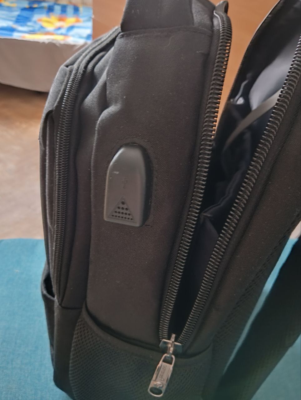 Чоловічий міський рюкзак з відділом ноутбука