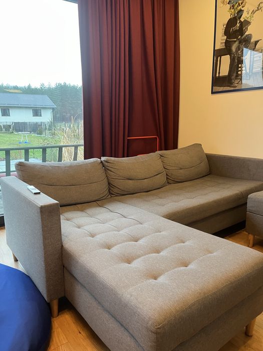 Narożnik + pufa z pojemnikiem.