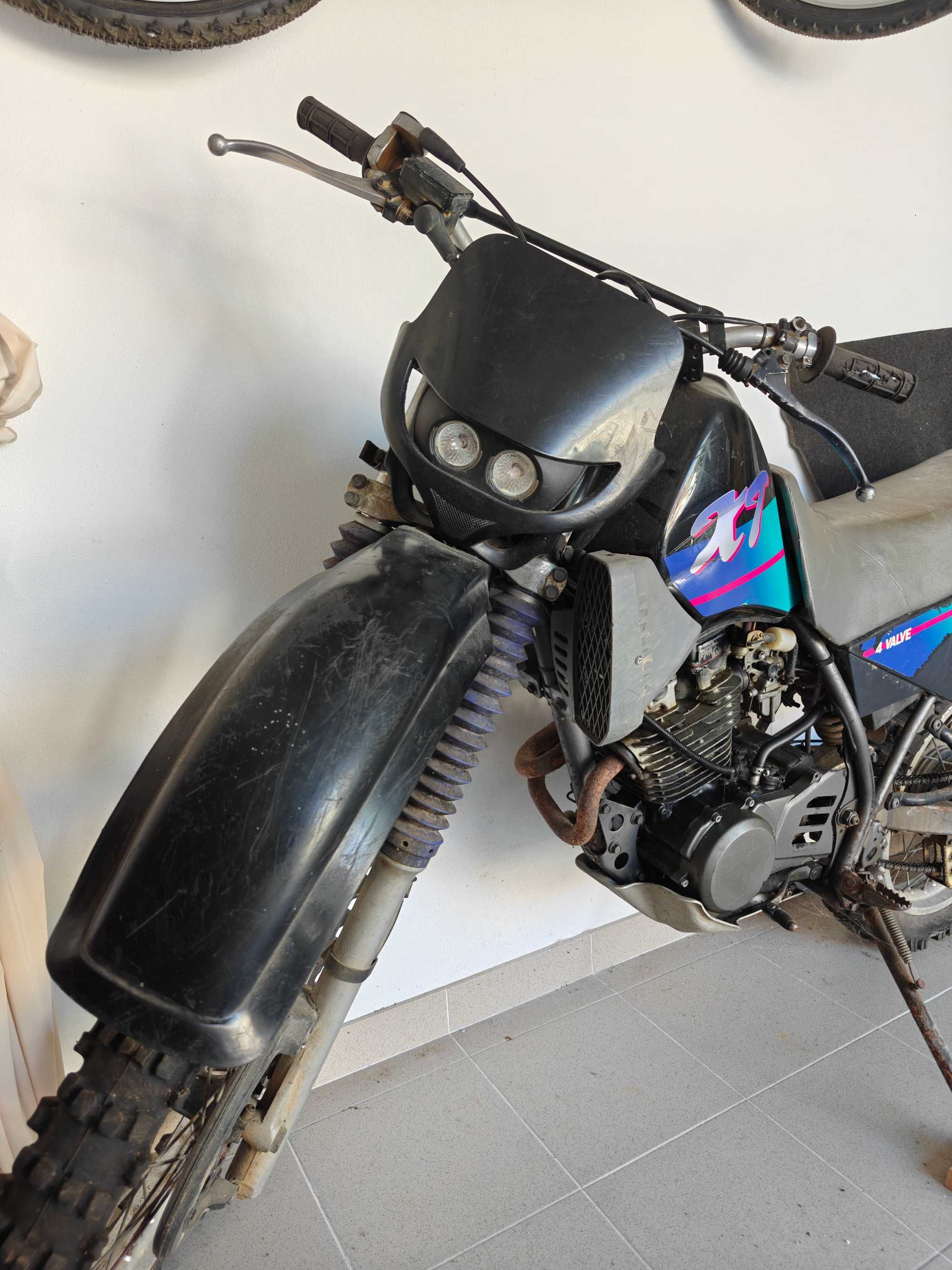 Yamaha XT350 para peças