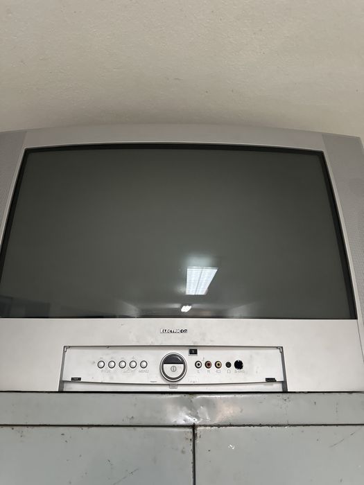 Vendo Televisao boa e barata