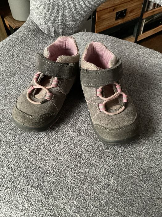 Priming 22 buciki dla dziewczynki