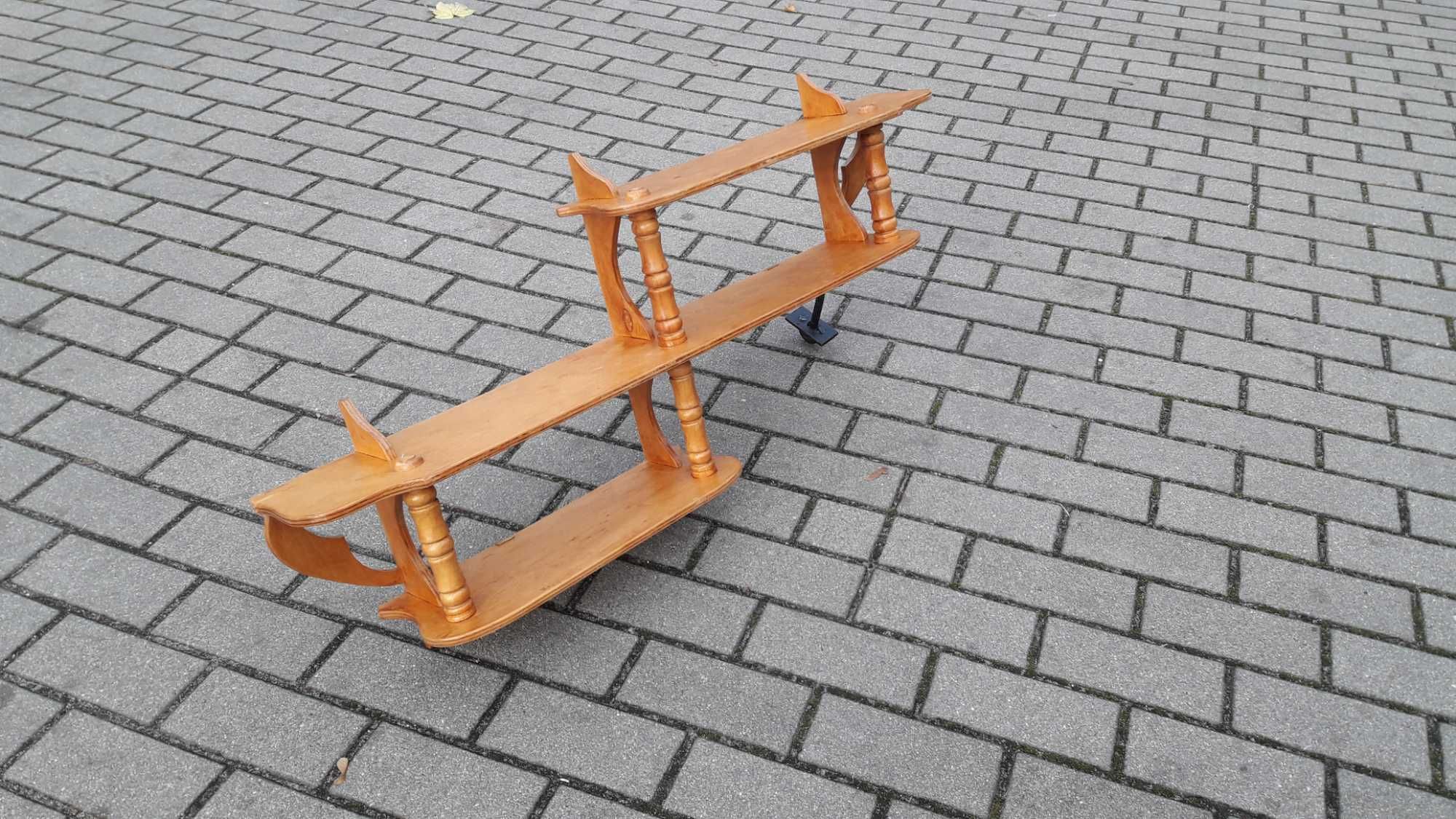 Stara drewniana półka wisząca z okresu PRL - u