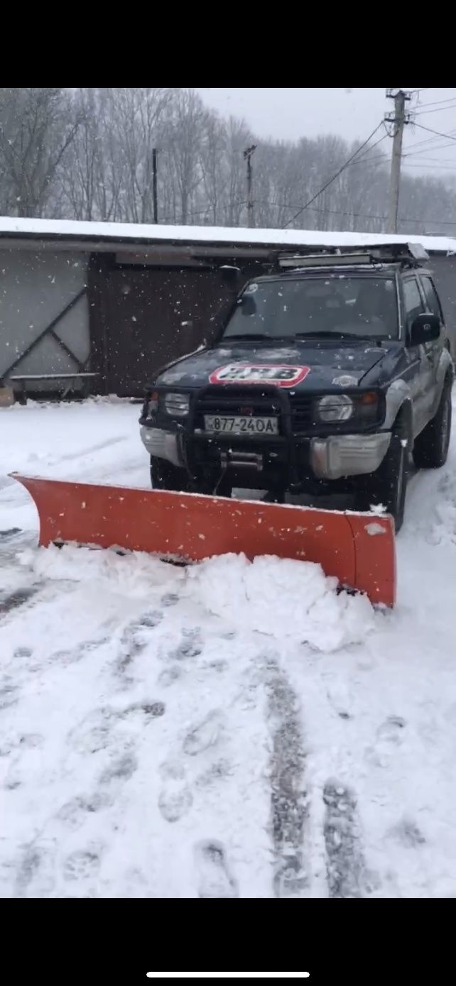 відвал для снігу, отвал для снега, лапата.