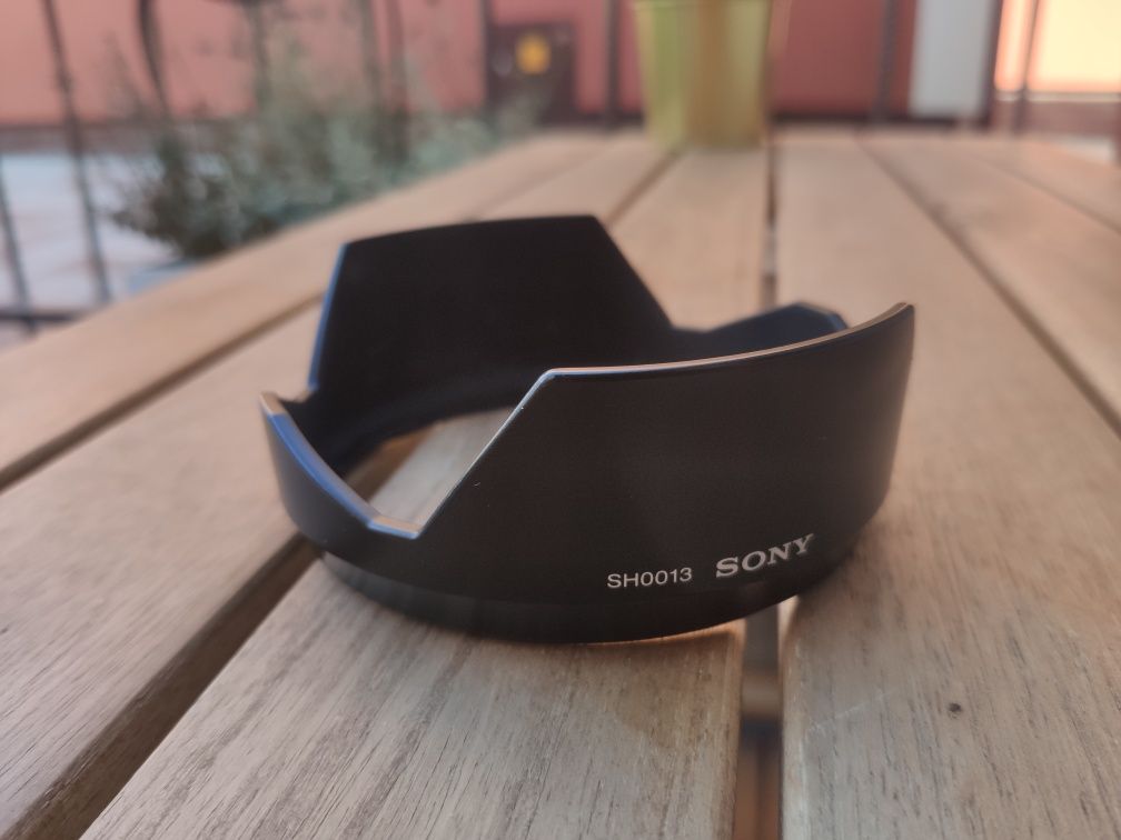 Sony 20 2.8 SH0013 osłona przeciwsłoneczna Minolta