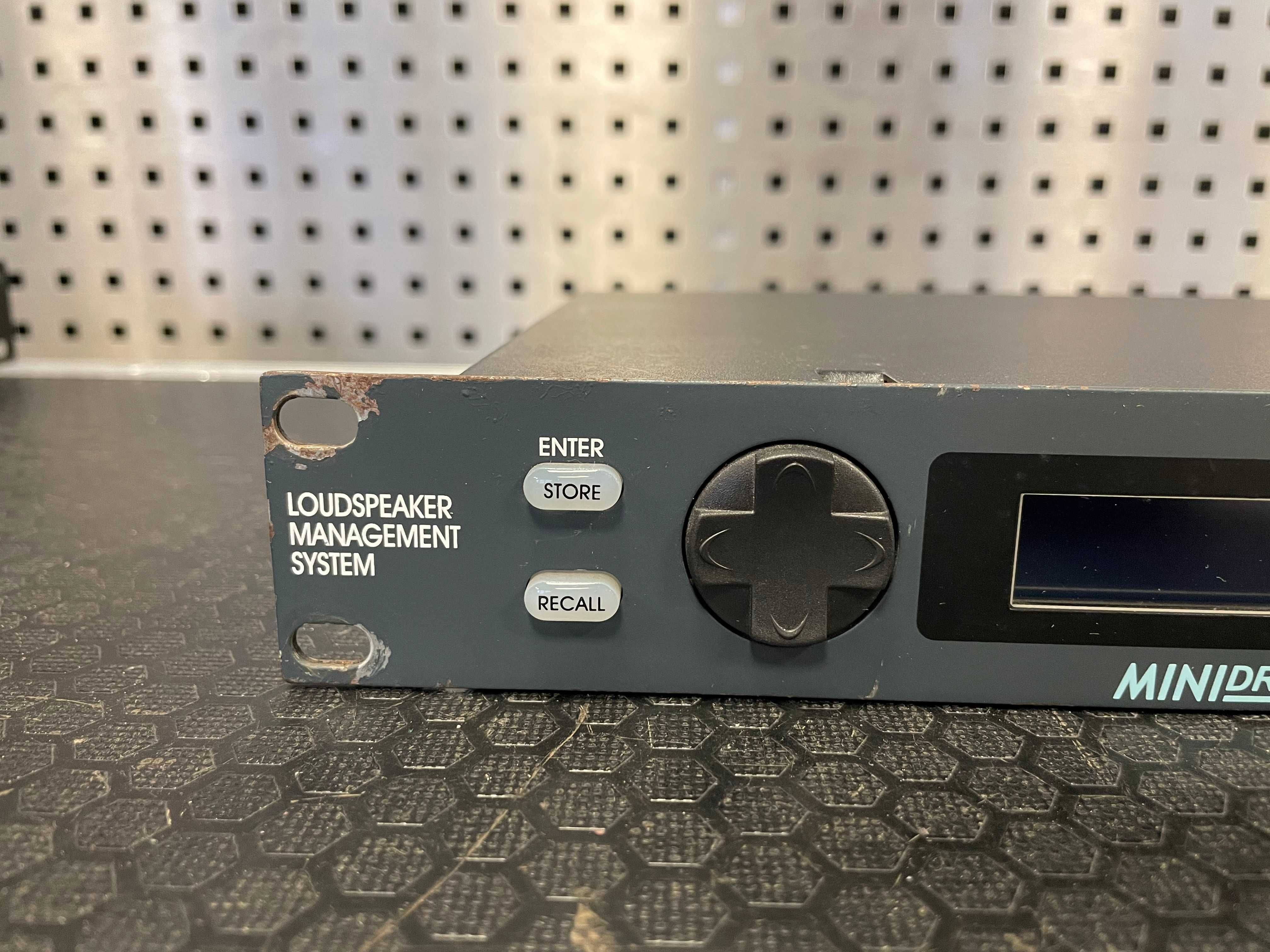 Procesor głośnikowy BSS FDS-334T MiniDrive, 2 in, 4 out, wysoka półka