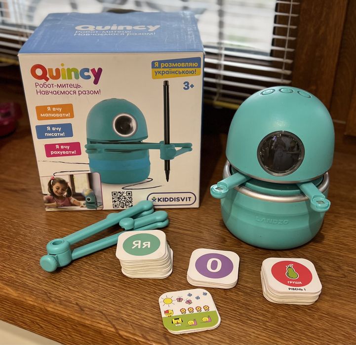 Робот художник Quincy