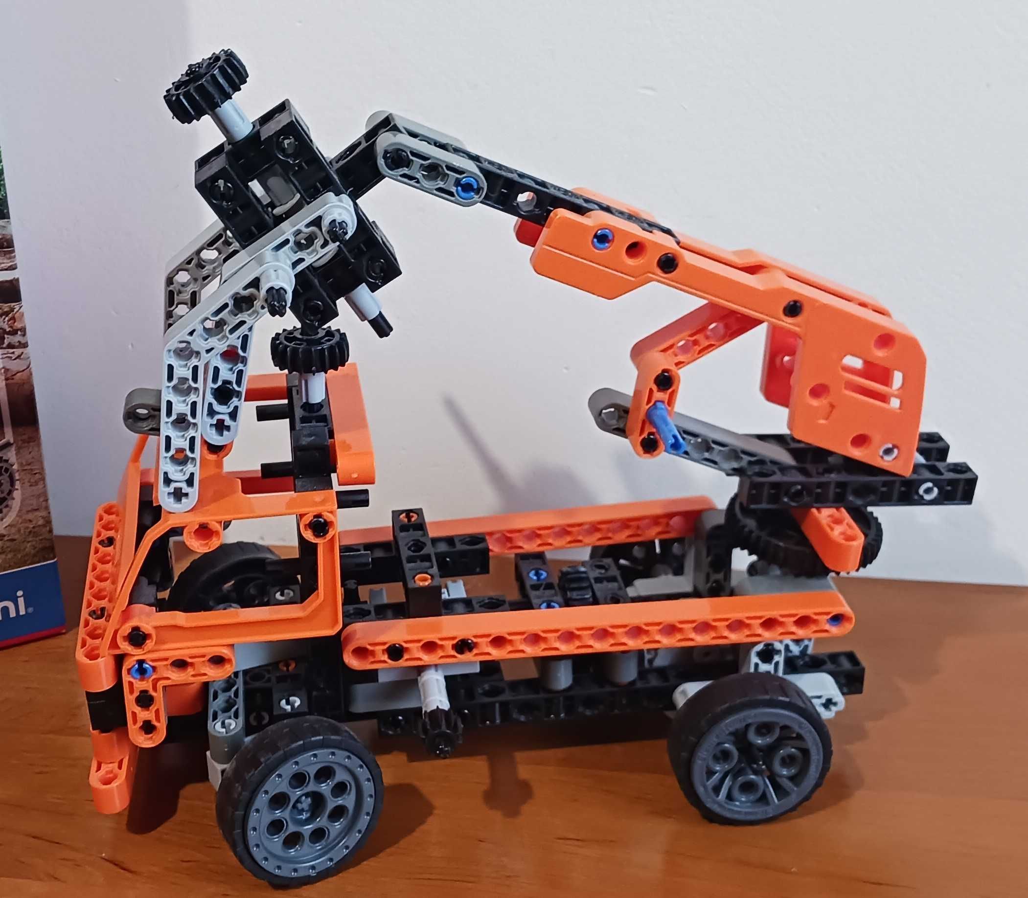 Klocki Clementoni Laboratorium Mechaniki Ciężarówki, 10 w 1