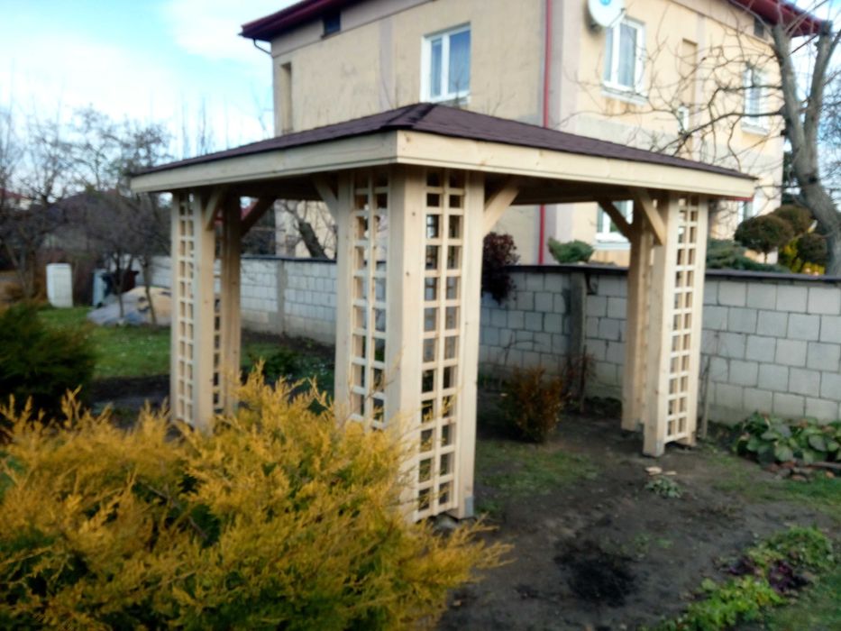 Altana ogrodowa świerk