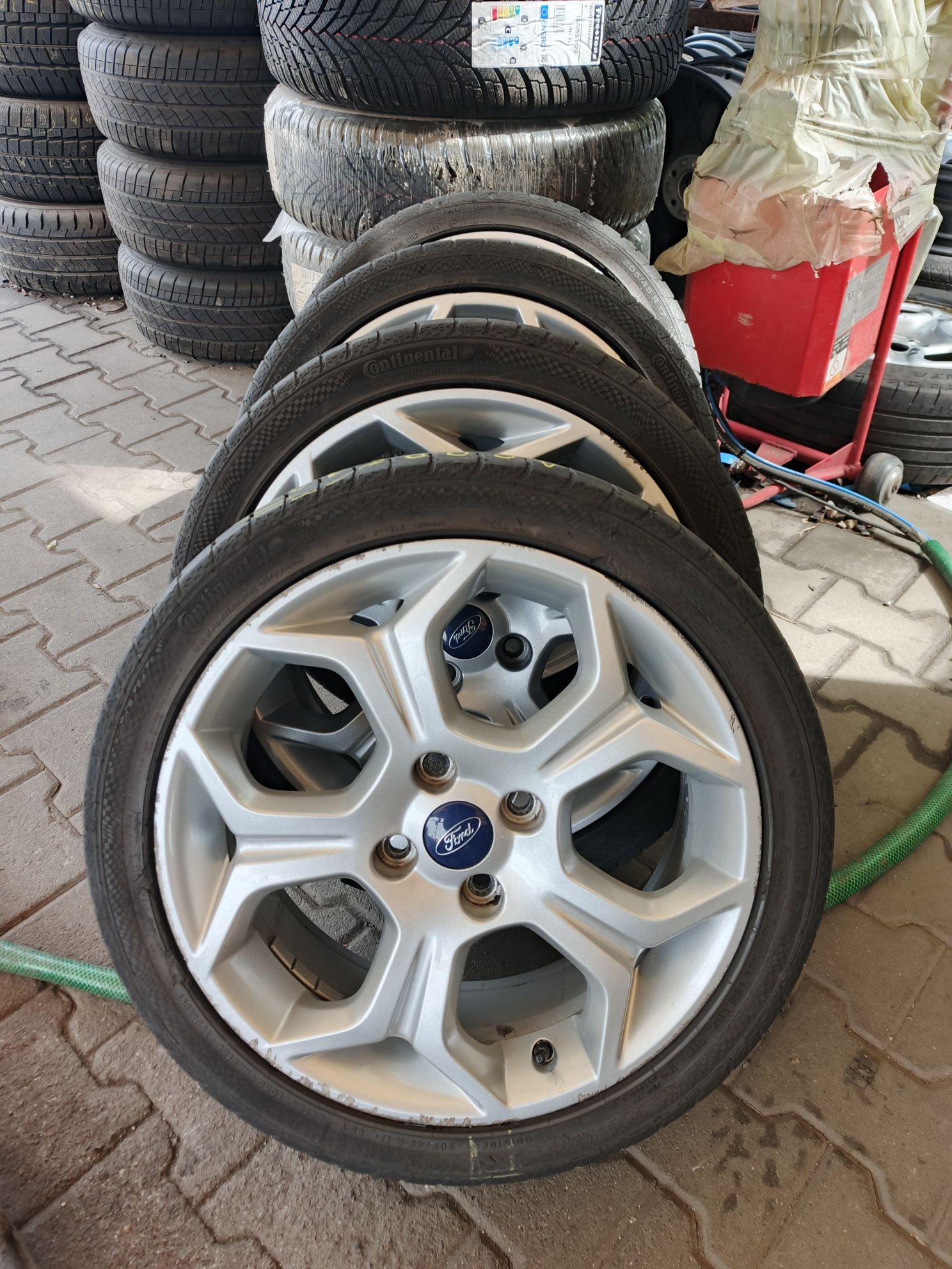 Felgi aluminiowe letnie oryginał Ford 4x108 Continental 205/45/17