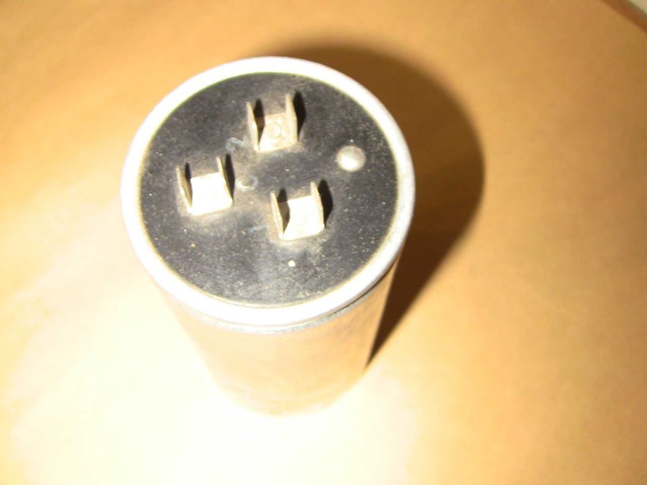 Конденсатори, лампи високовольтні