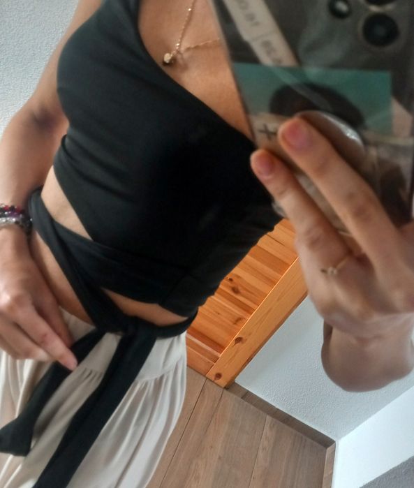 Top piękny z wiązaniem butik XS S