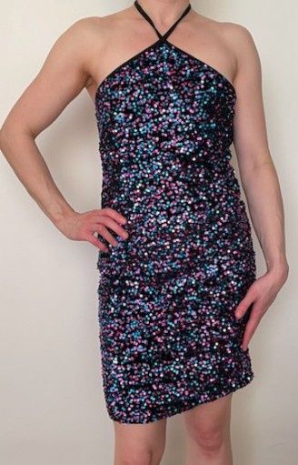 Sukienka cekinowa mini