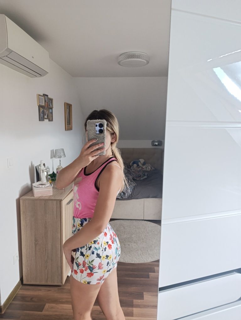 Spodenki szorty kwiaty wysoki stan modne letnie XS s