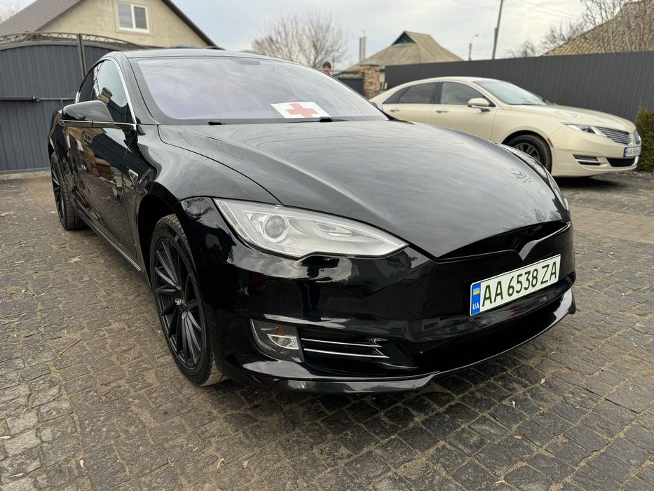 Продам tesla model s