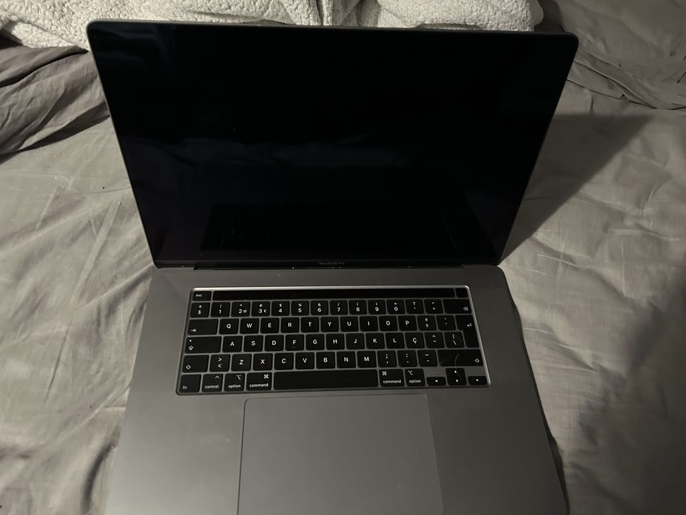 Macbook pro 16 com pouco uso