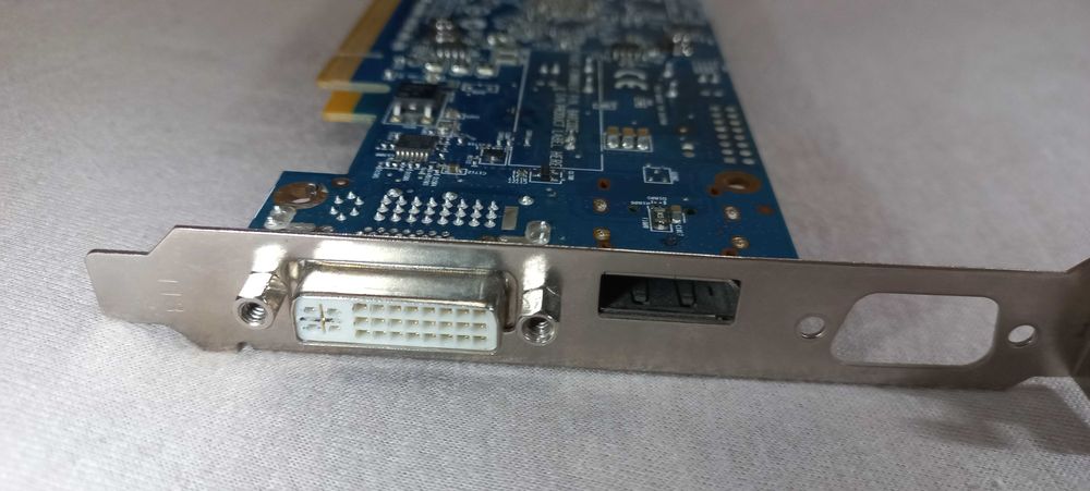 Видеокарта Radeon HD 7500 1Gb, 128 bit, DDR5