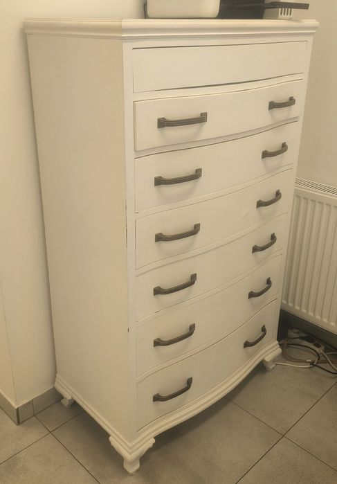 Piękna komoda w stylu vintage