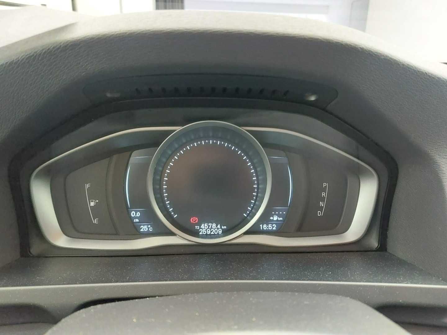 Volvo V60 1.6D (AUTO)
