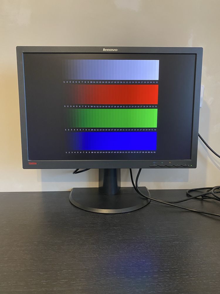 Монитор Lenovo Thinkvision