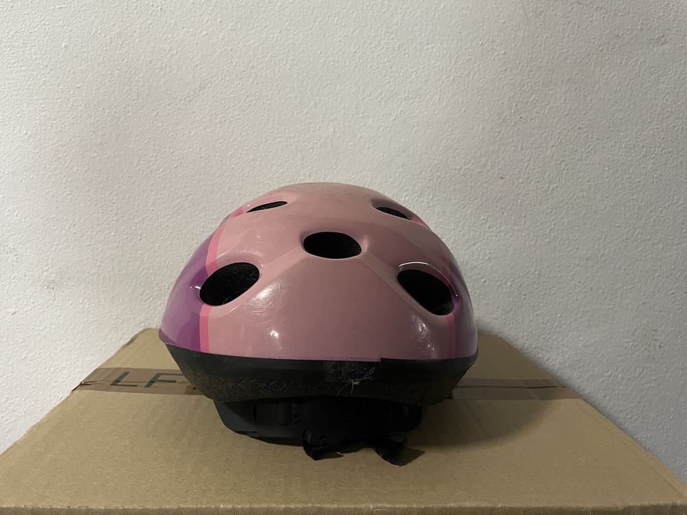 Capacete rosa de crisnça para bicicleta ou patins