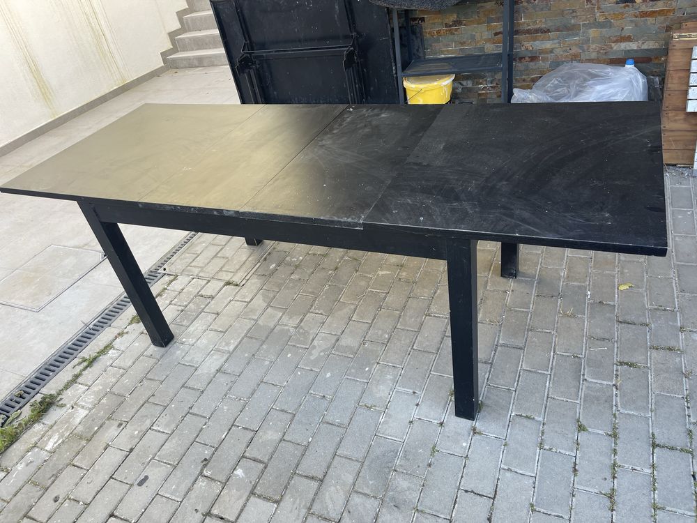 Mesa ikea preta em bom estado