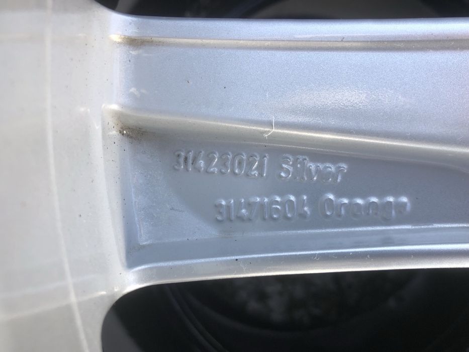 Диски з резиною Volvo 235/55 R19 105V Pirelli колеса оригінал 31423021