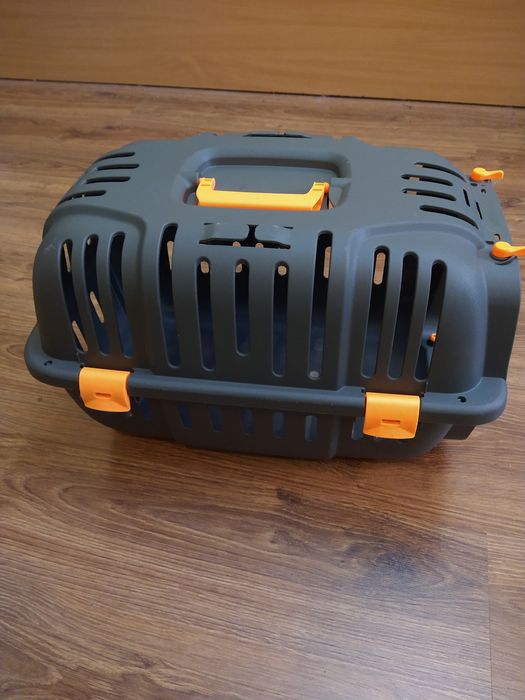 Переноска для тварин італійського виробництва
