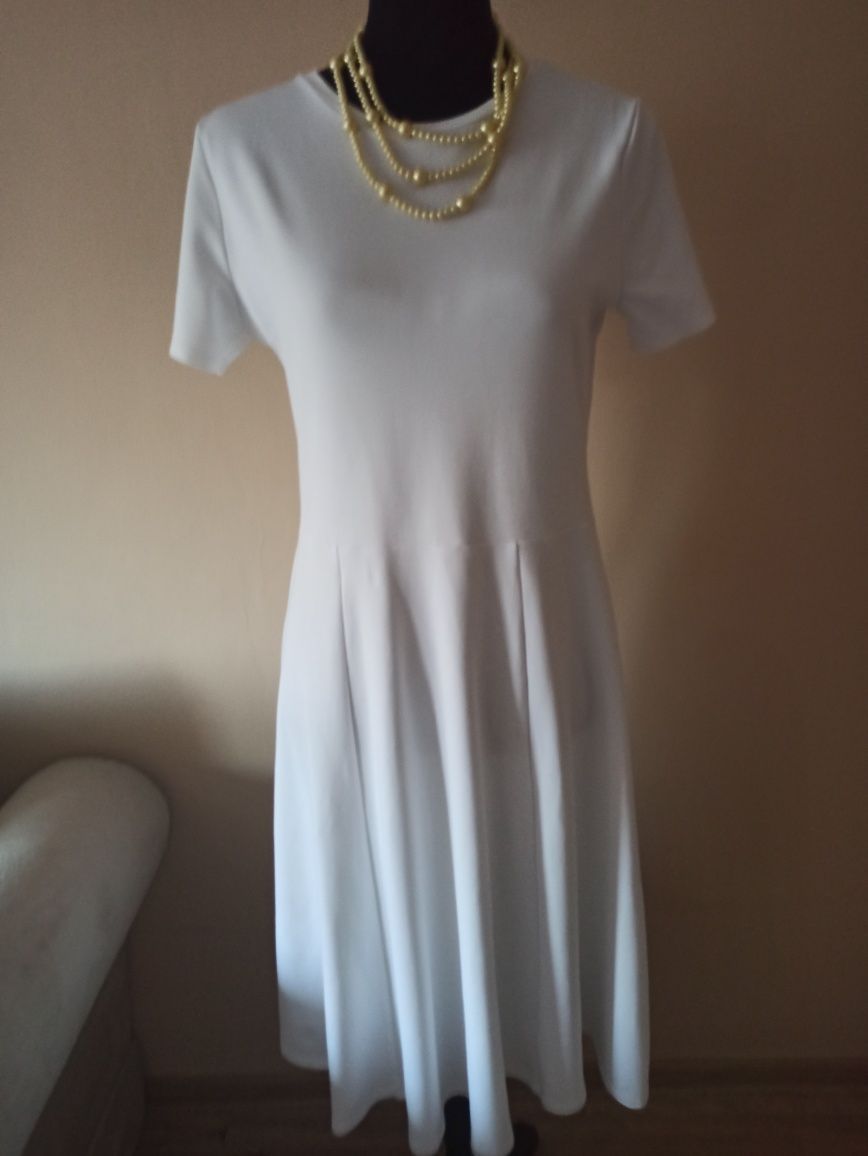 Biała sukienka Zara rozmiar L
