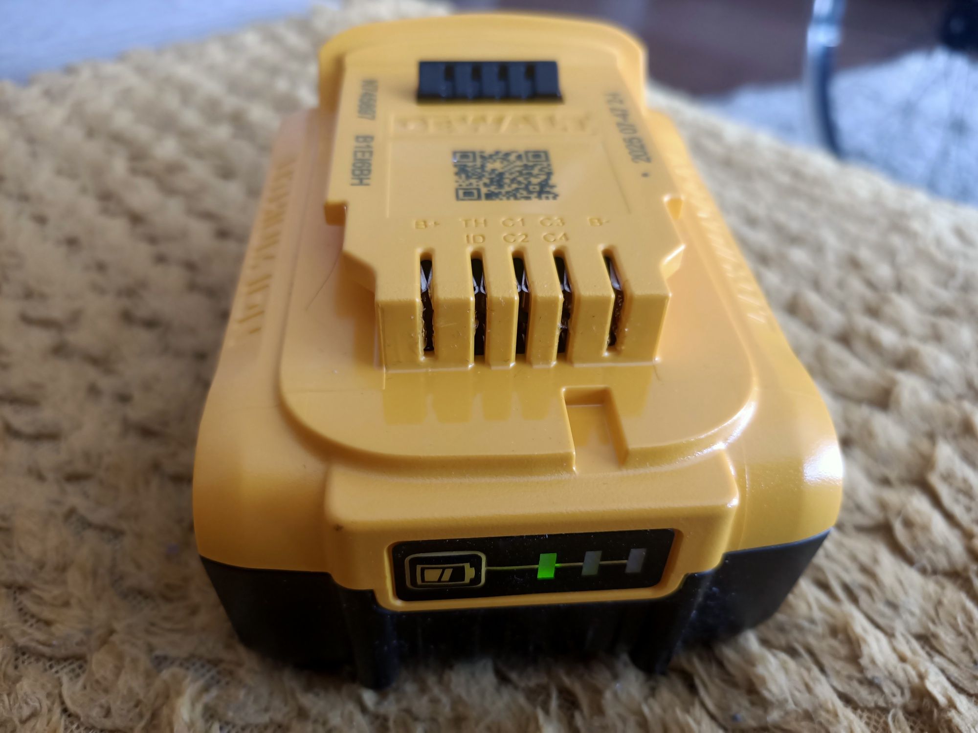 NOWA 25R oryginalna bateria 18v5ah  DeWalt DCB184