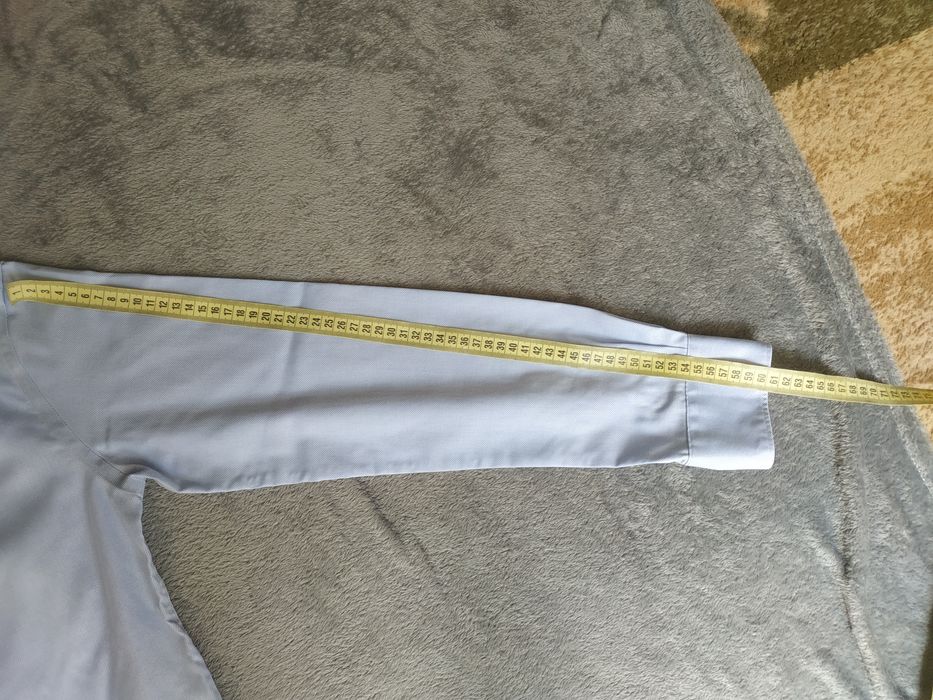 Сорочка блакитного кольору, підліток