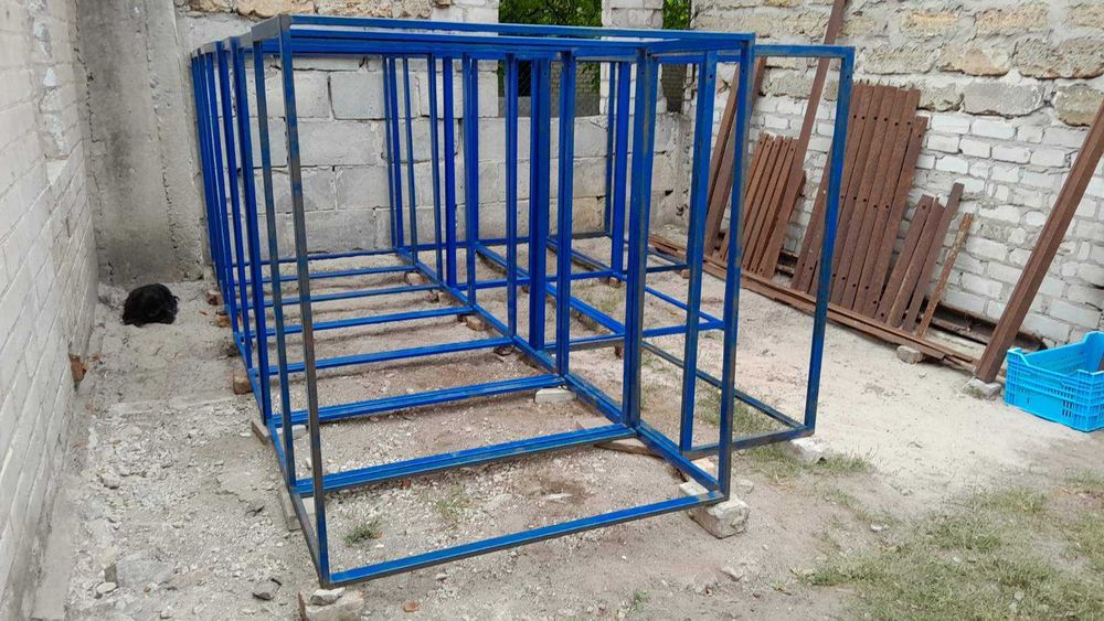 Стойки из профильной трубы