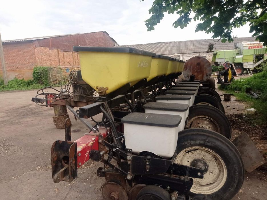 Севалка Kinze 8 рядка