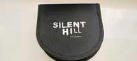 Silent Hill. Pokrowiec, futerał na 12 cd.