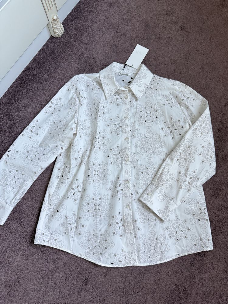Сорочка Zara з прорізною вишивкою
