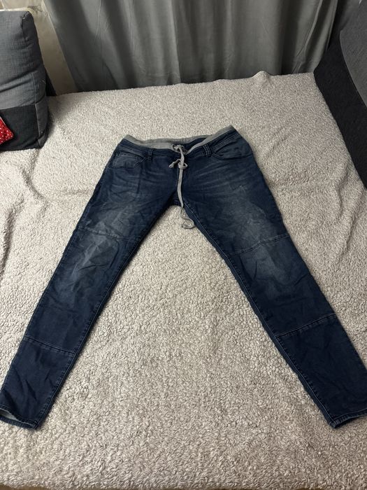 Spodnie jeans na gumce