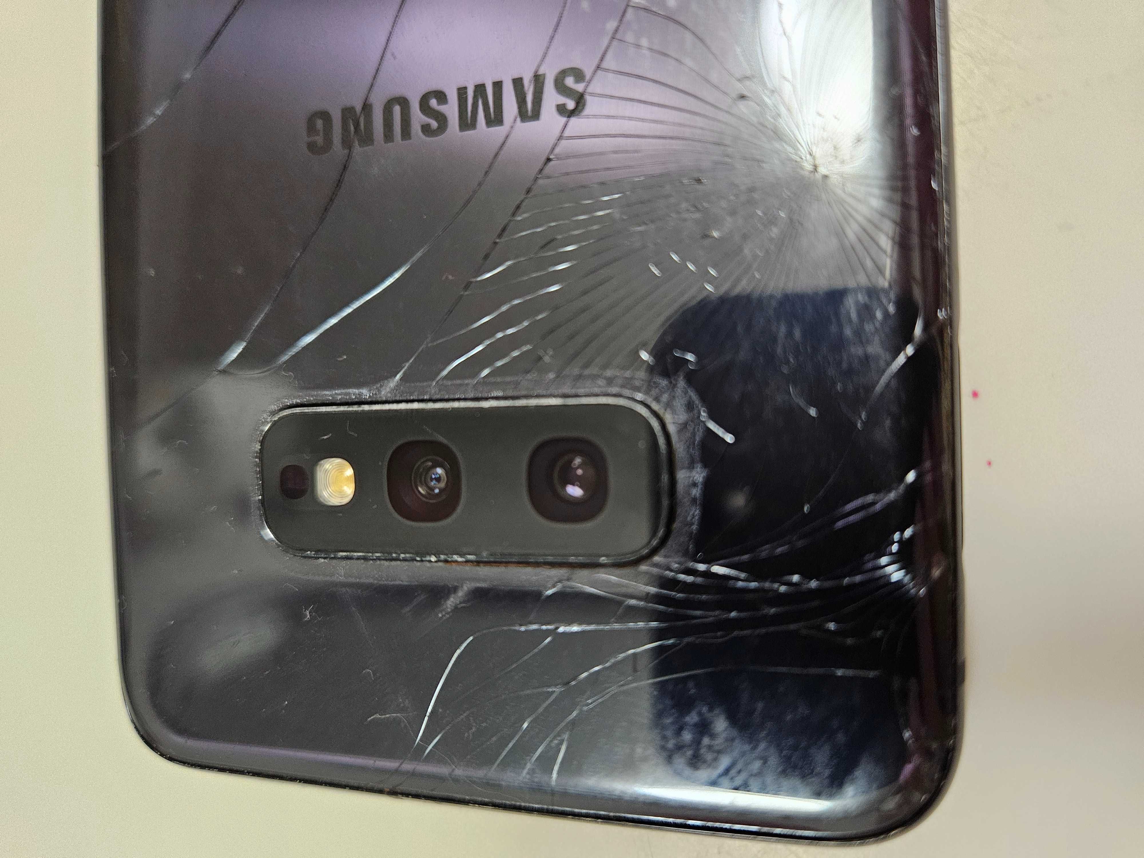Smartphone Samsung S10e sprawny plus gratisy