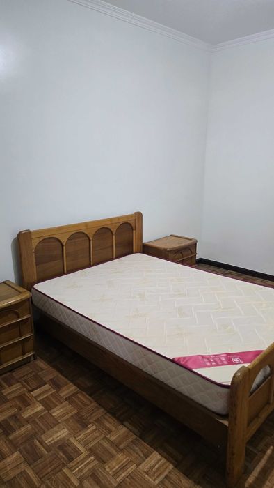 Quarto casal com roupeiro