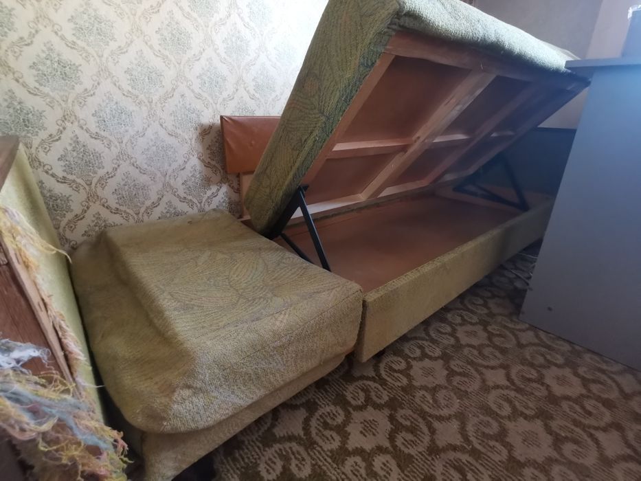 Диван-ліжко розкладне