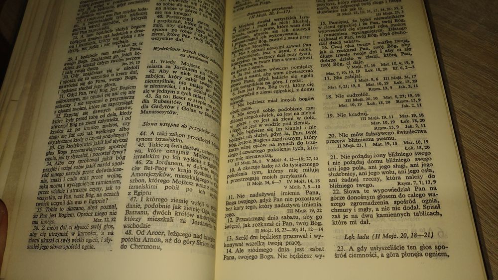 Biblia to jest Pismo Święte Starego i Nowego Testamentu Brytyjka 1975
