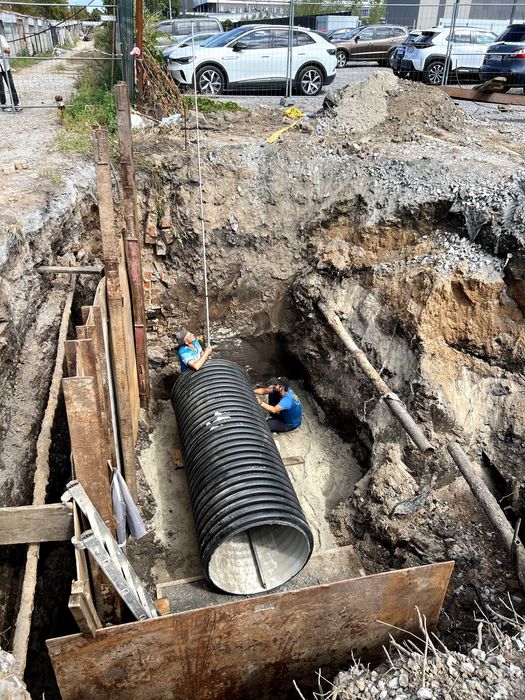 Проколи під дорогою / Водопровідні та каналізаційні роботи