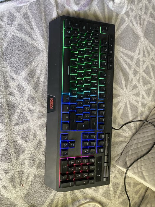 teclado gaming mecanico novo