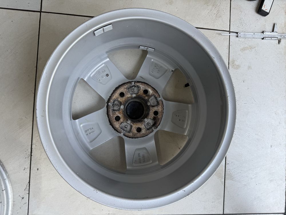 Felgi 16 5x120 ET51 6,5J VW T6 Caravelle Multivan