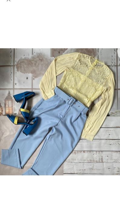 Ніжна гіпюрова блузка жовтого кольору